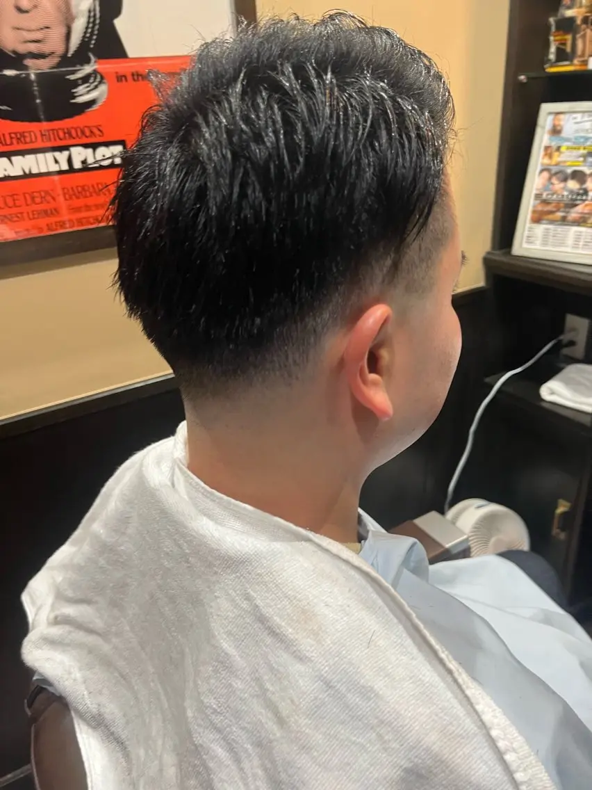 ショート メンズ フェードカット スキンフェード ツーブロック 刈り上げ 堀 真人のヘアスタイル