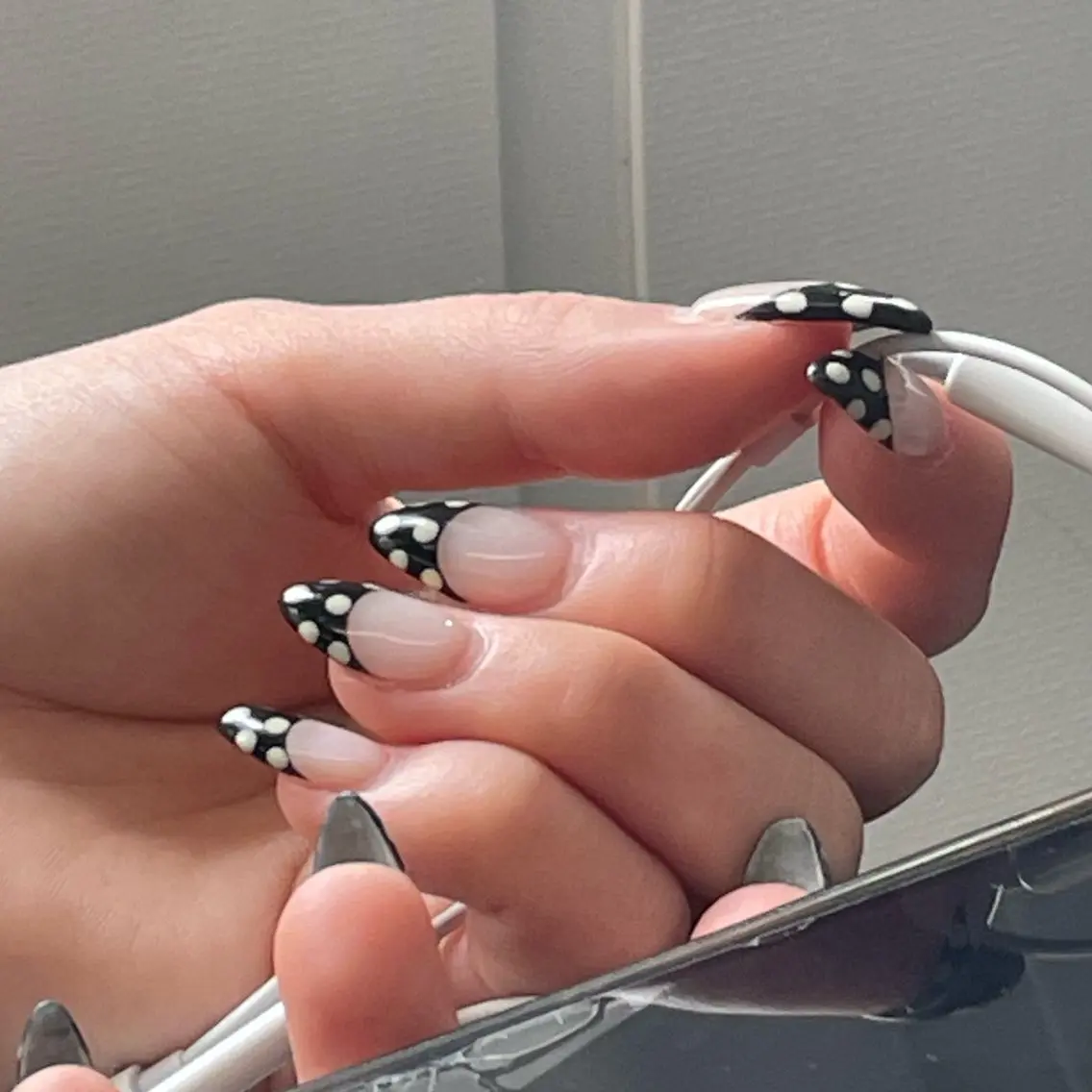 ネイル ドット フレンチネイル ハンドネイル ネイリスト Nicoのネイルデザイン
