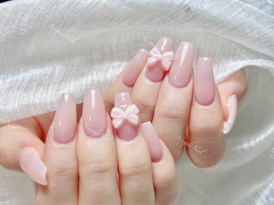 ネイル 🦋 Queenieのネイルデザイン