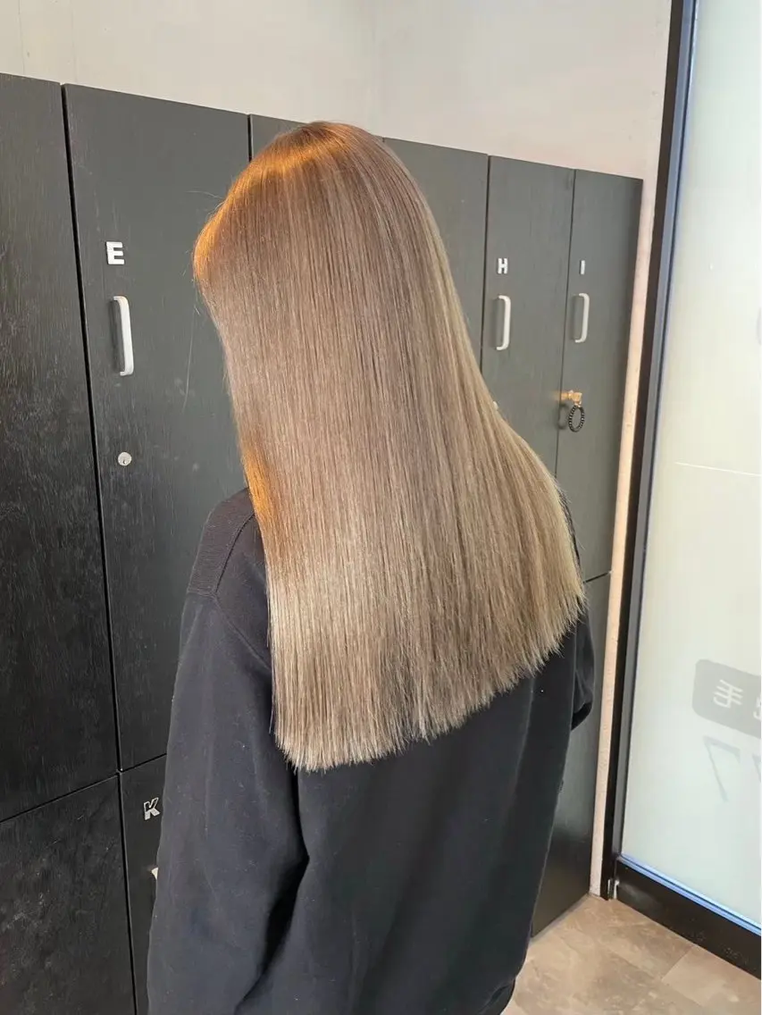 ロング ヘアカラー 🧋ミルクティーカラ ー🧋特化小林拓登のヘアスタイル
