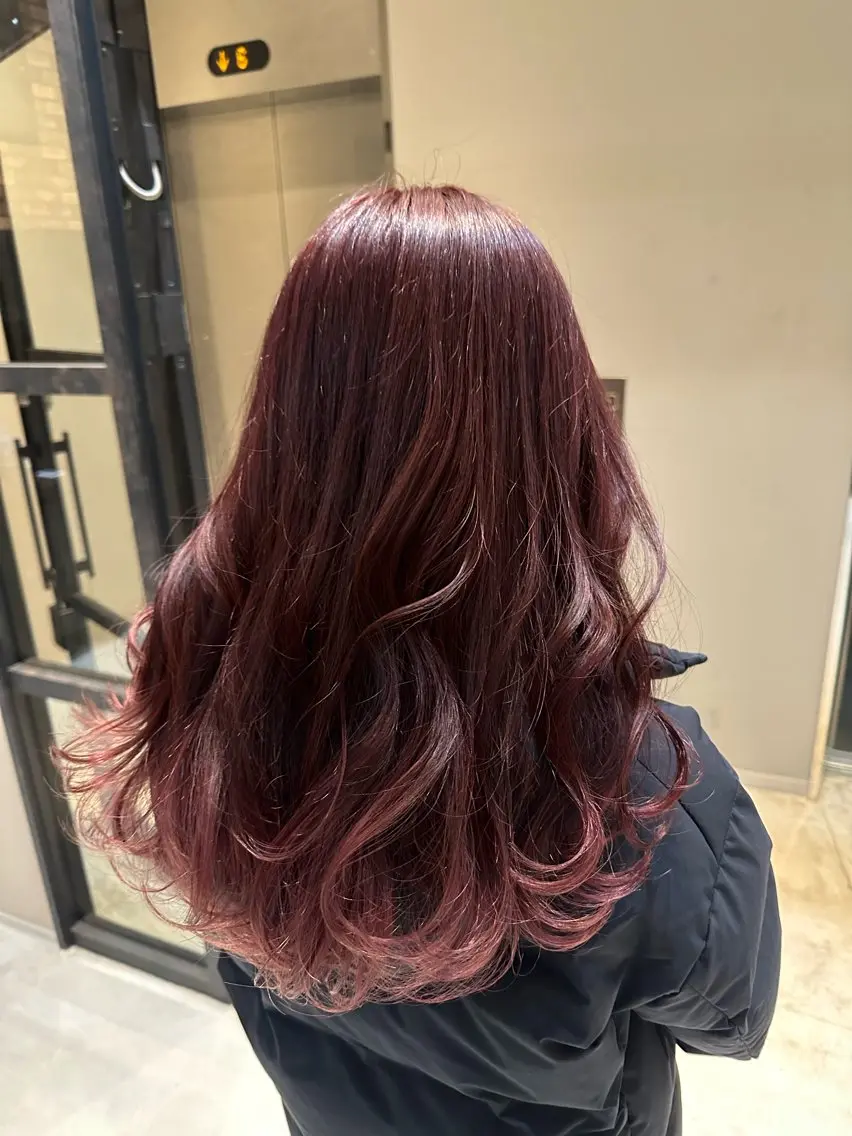セミロング カラー レッドカラー Sara newi 🎀透明感🎀のヘアスタイル