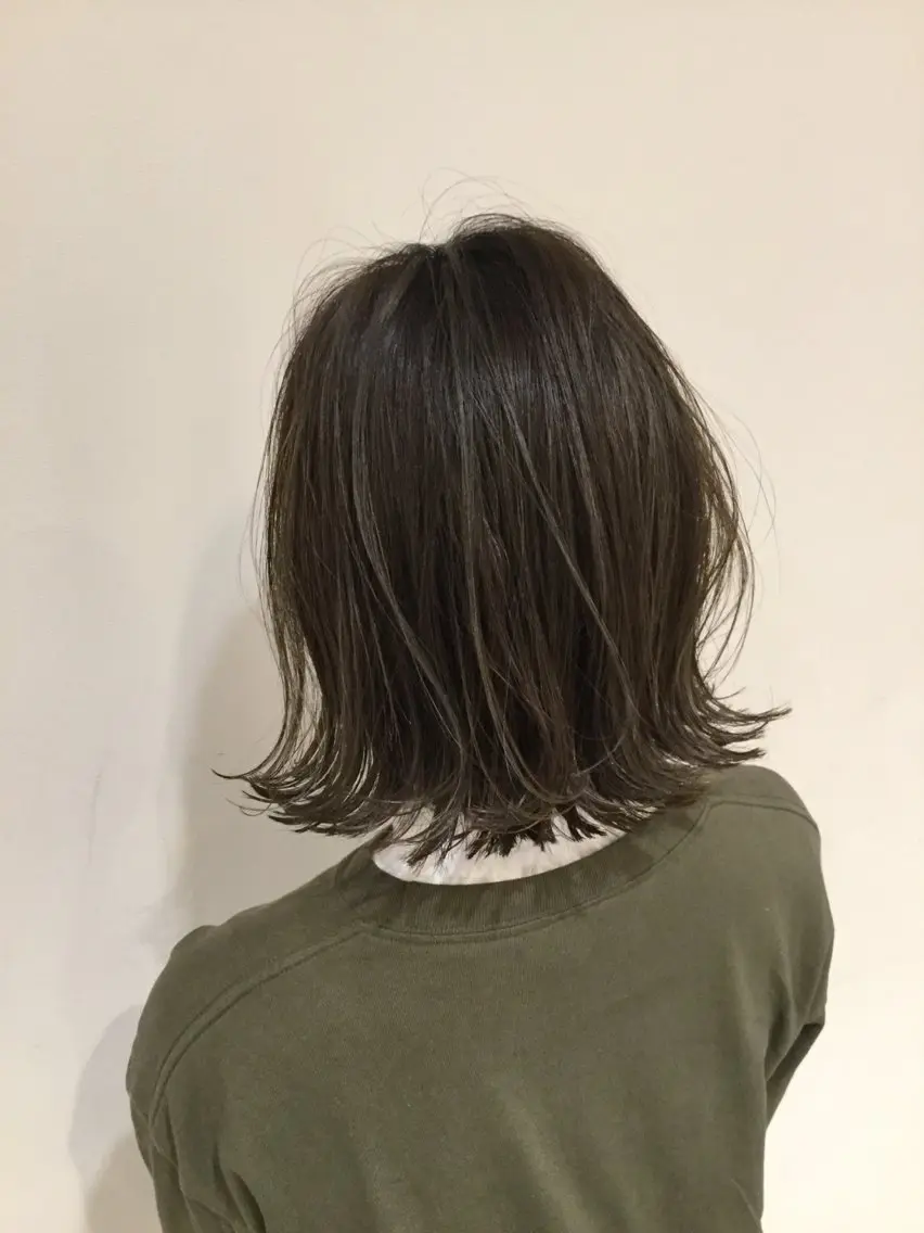ショート カラー ボブレイヤー アッシュ バレイヤージュ ベージュカラー ブリーチ カット ヘアカラー トリートメント 髪質改善カラー韓国風 レイヤーtudaのヘアスタイル