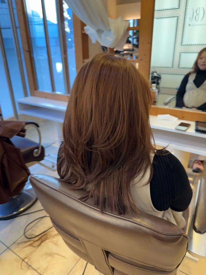 ミディアム レイヤーカット 青山 光のヘアスタイル