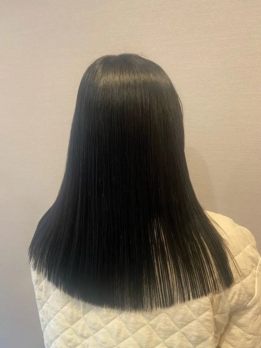 ロング カラー 黒髪 ブルーカラー ブルーブラック 都甲 純花のヘアスタイル