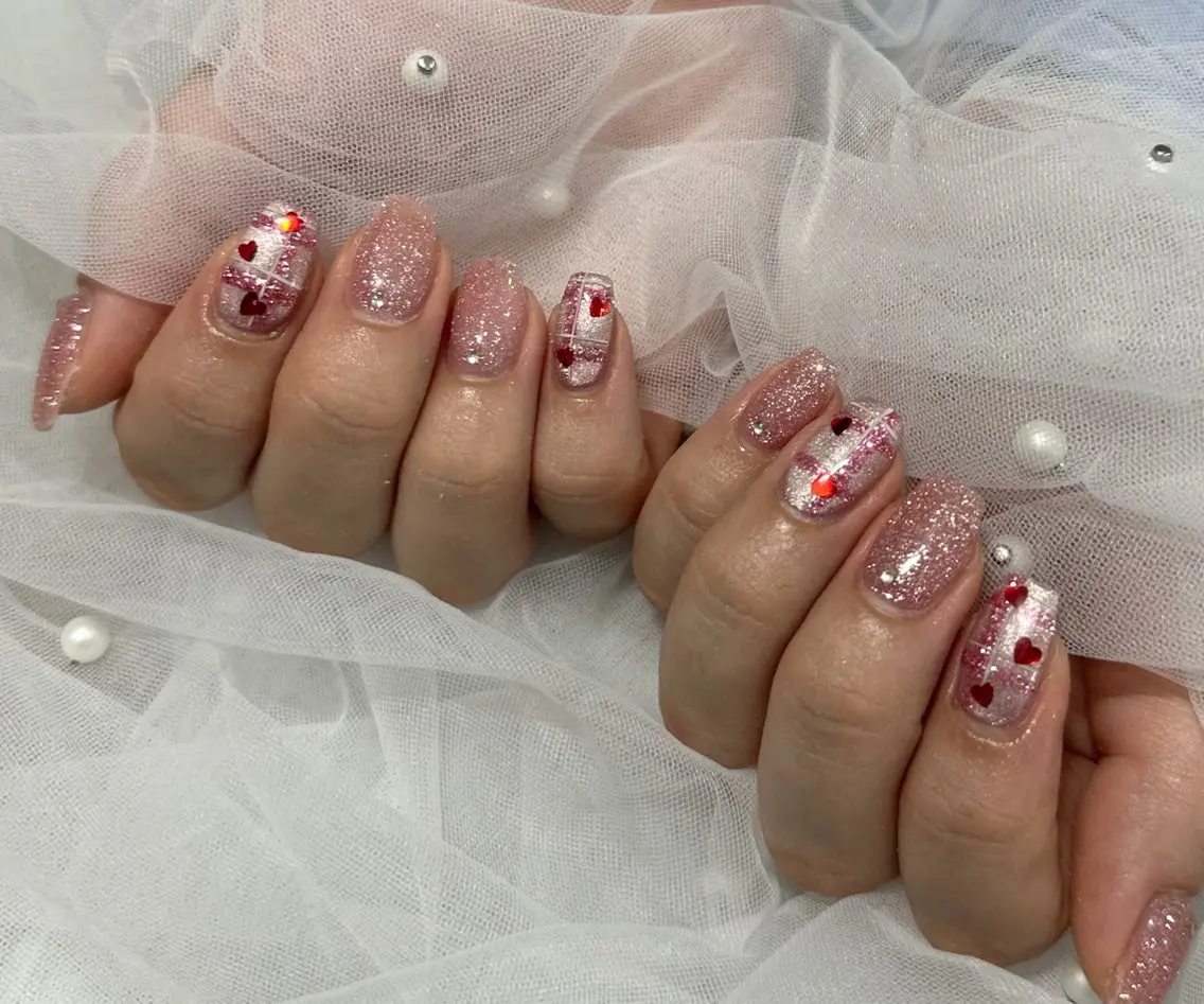 ネイル ハンドネイル フットネイル LAVISH nanamiのネイルデザイン