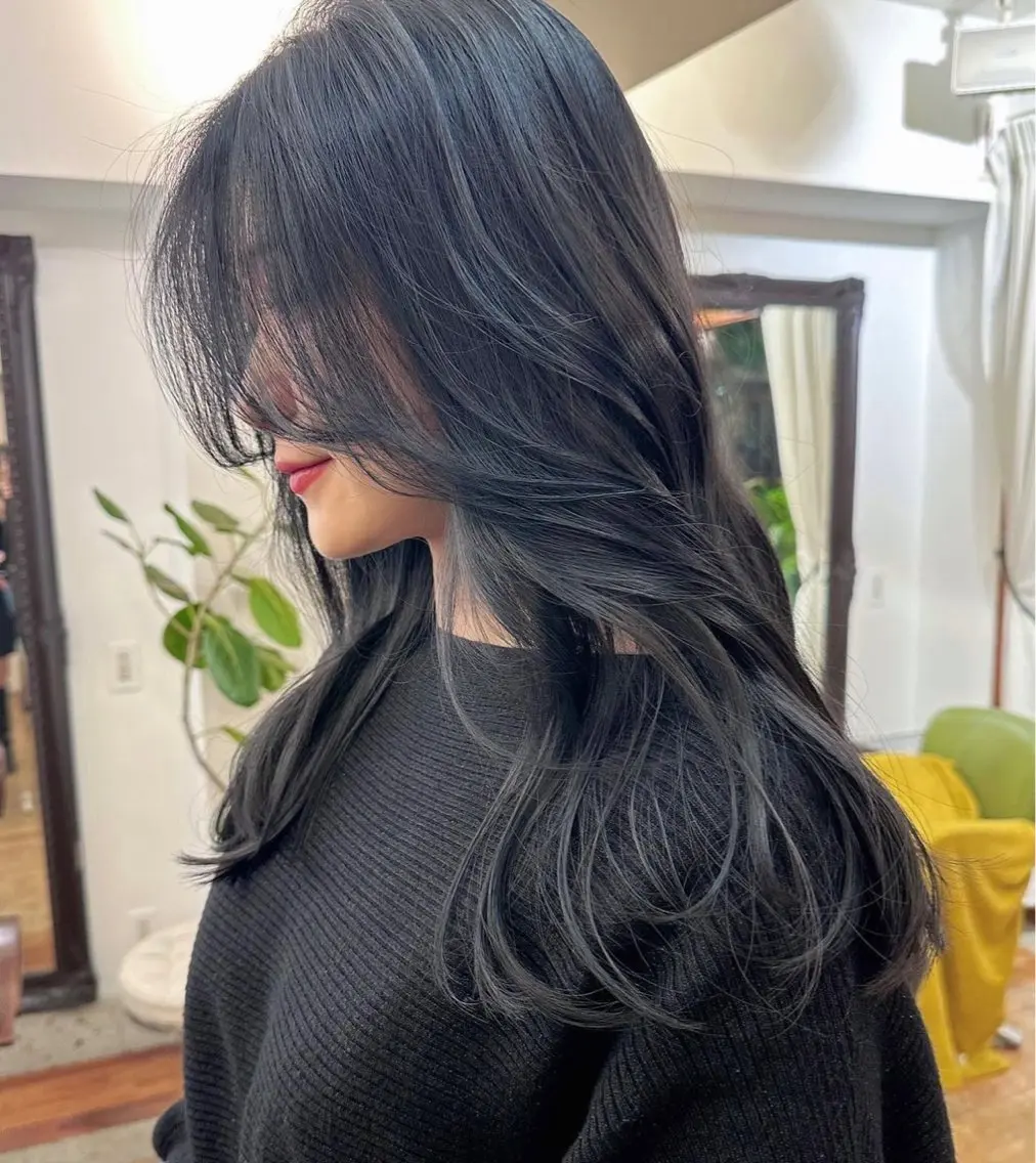 セミロング カット ヘアカラー yu-ri🩷 韓国ヘアのヘアスタイル