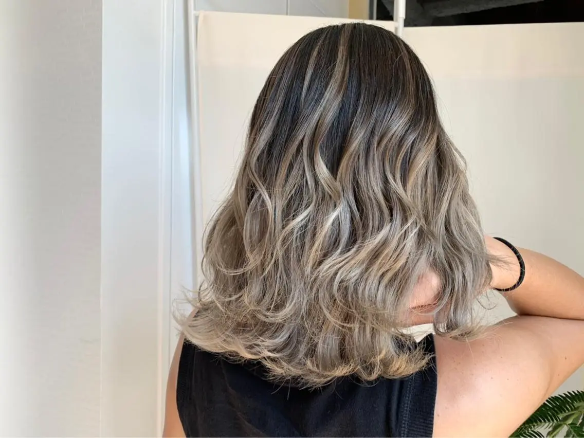 ミディアム カラー ヘアカラー&縮毛矯正 STAR☆RIVERのヘアスタイル