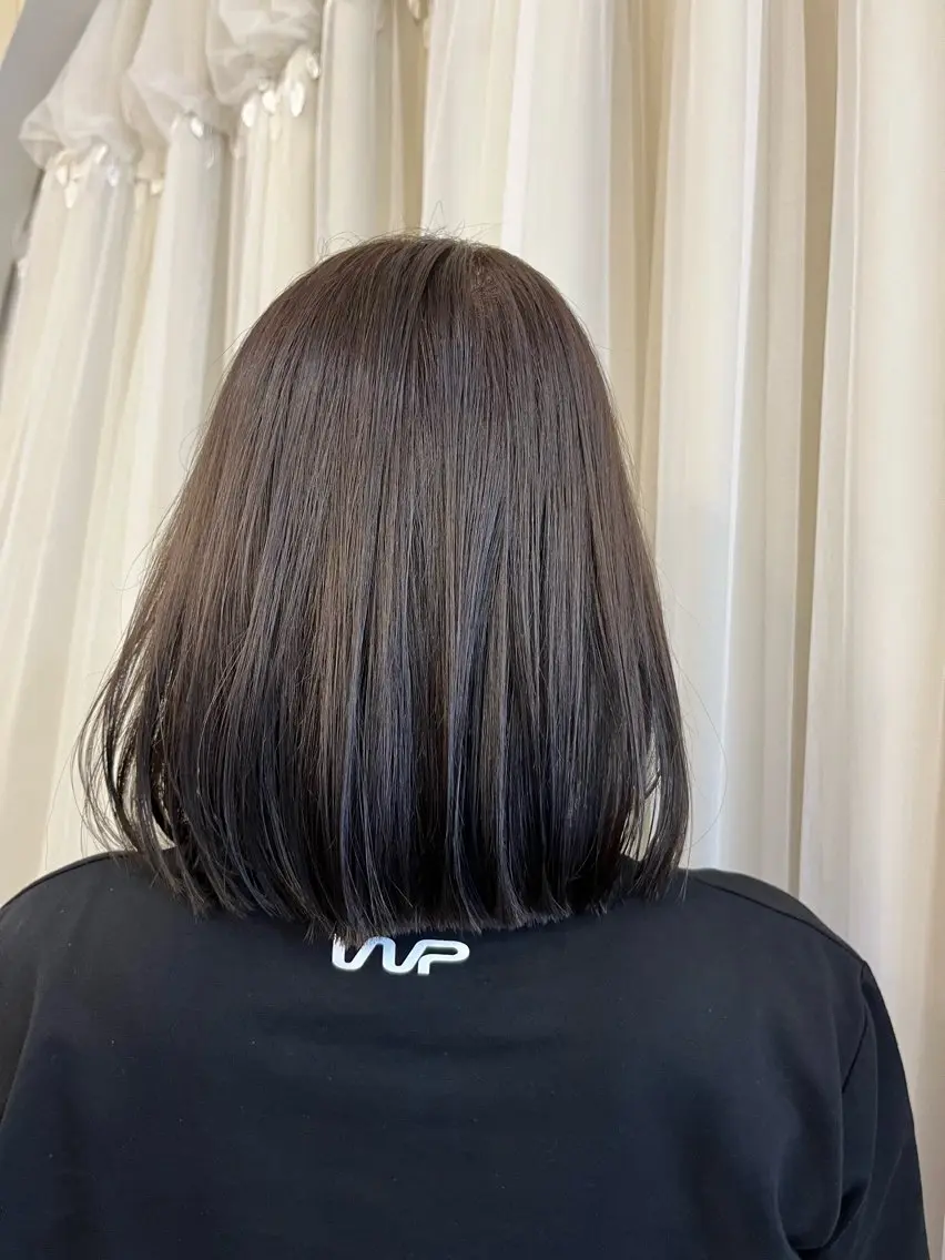 カラー アッシュ アッシュグレー アッシュグレージュ グレージュ 金城 麗華のヘアスタイル