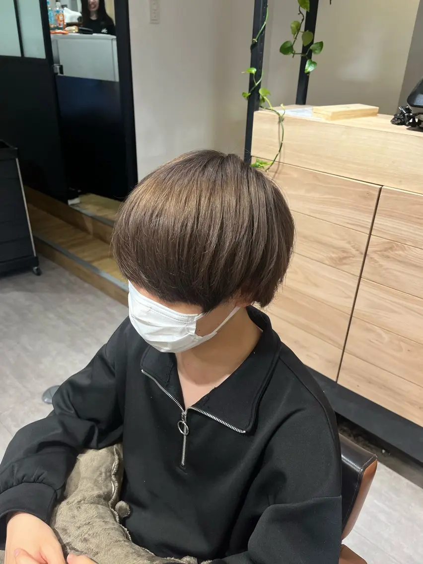 カラー ブリーチ グレージュ 鈴木 ほのかのヘアスタイル
