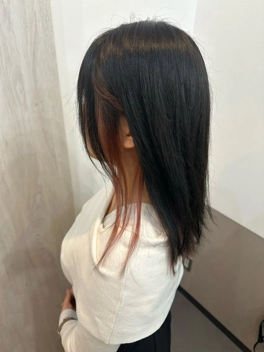 ロング カラー 伊藤 杏のヘアスタイル