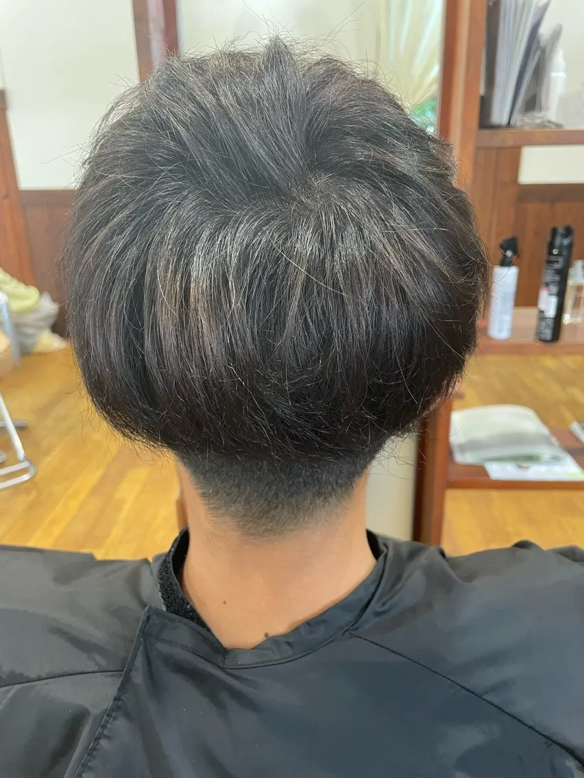 カラー メンズ アッシュ 林 瑠唯のヘアスタイル