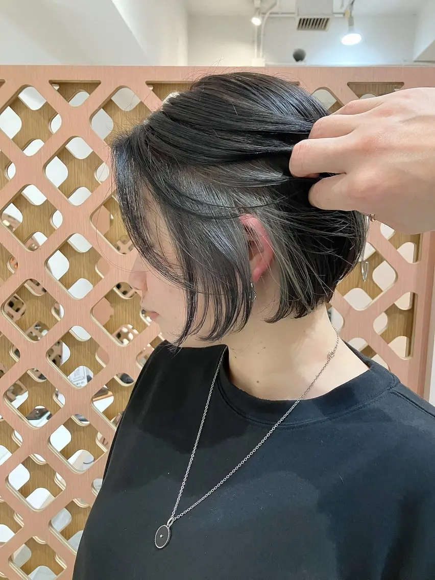 ショート カラー イヤリングカラー インナーカラー ボブ ショートヘア カット ヘアカラー 川間 将彦のヘアスタイル