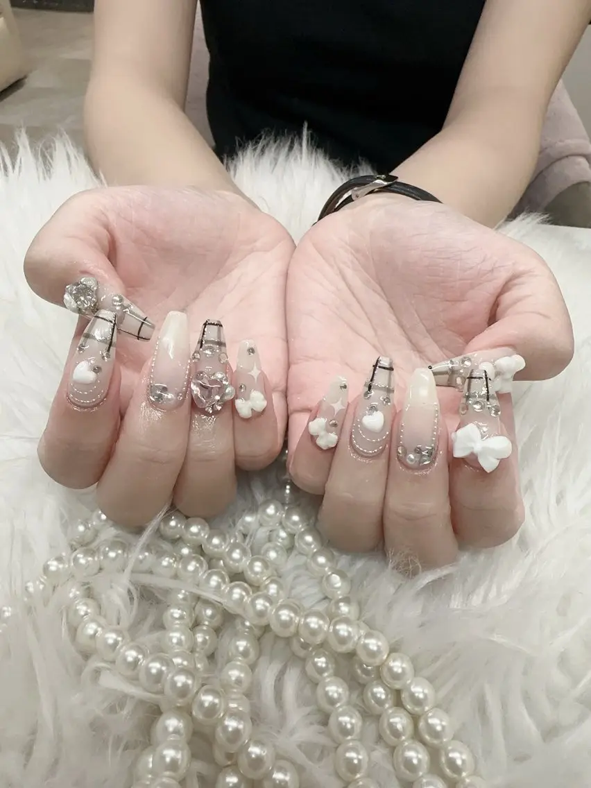 ネイル ハンドネイル &ME タカのネイルデザイン
