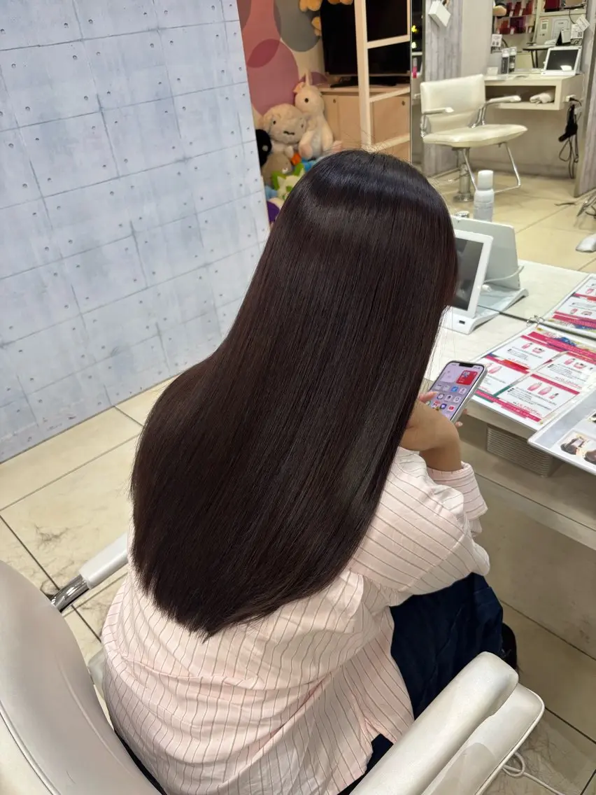 【当日相談ok‼️】顔周りカットor全体カット＋髪質改善ワンカラー+プレミアムトリートメント🫧赤み消し/レイヤー/艶髪の写真