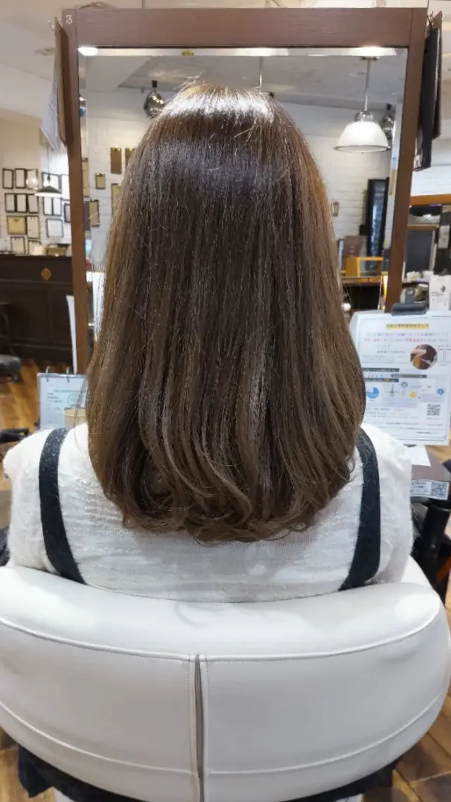 セミロング カラー 透明感カラー ✂デザインカット🐟 高評価✂戸崎俊成✂のヘアスタイル