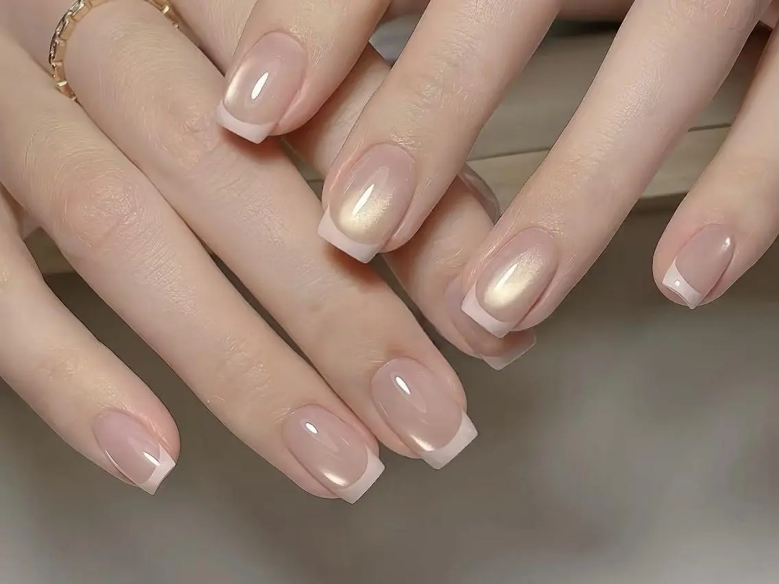 ネイル フレンチネイル ジェルネイル マグネットネイル ミディアムネイル オフィスネイル 🌷Hana 🌷のネイルデザイン