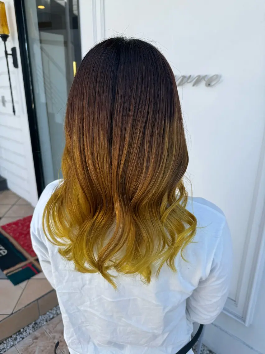 セミロング カラー グラデーションカラー カット ヘアカラー トリートメント りか/透明感カラー/ レイヤーカットのヘアスタイル