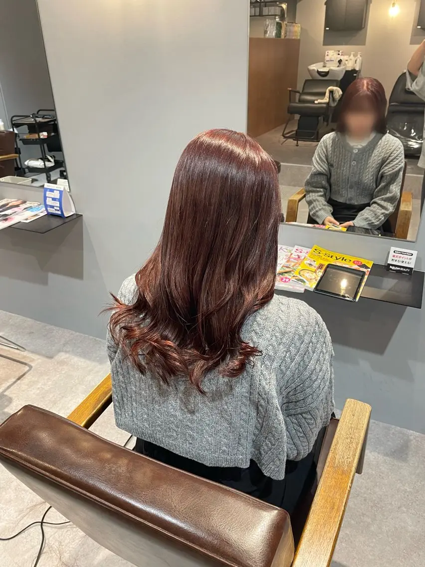セミロング Mimi🎀ブリーチ なし透明感 Wカラーのヘアスタイル