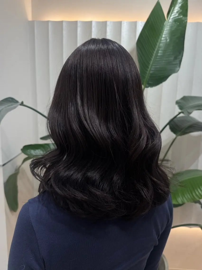 セミロング カラー ヘアカラー トリートメント ラベンダー💜オリー ブ‪💚暗髪🖤のヘアスタイル