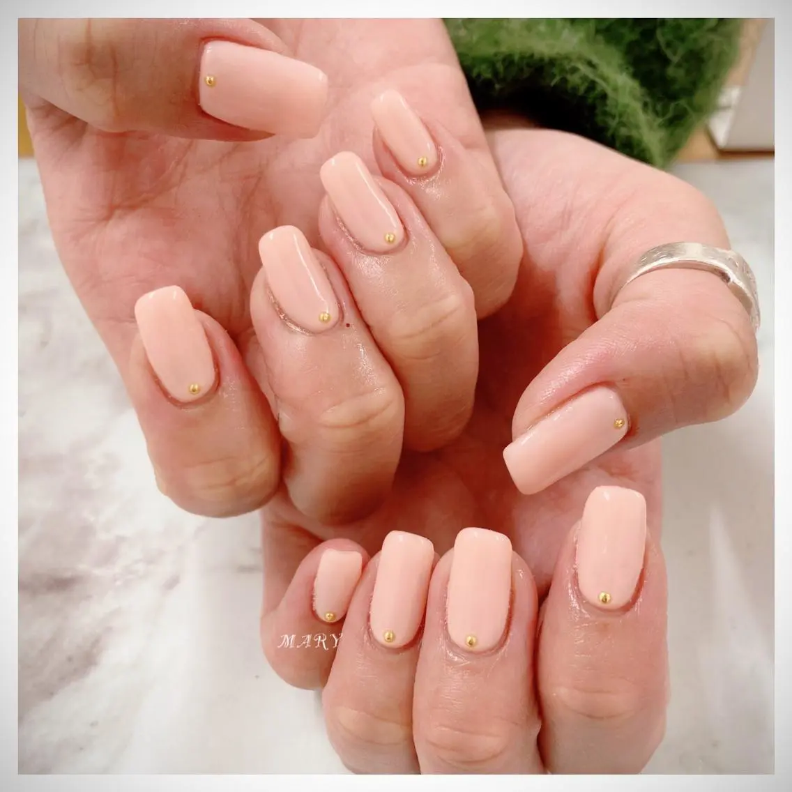 ネイル ニュアンスネイル ワンカラーネイル ピンク シンプルネイル スクエアネイル ハンドネイル Mary nail .narumiのネイルデザイン