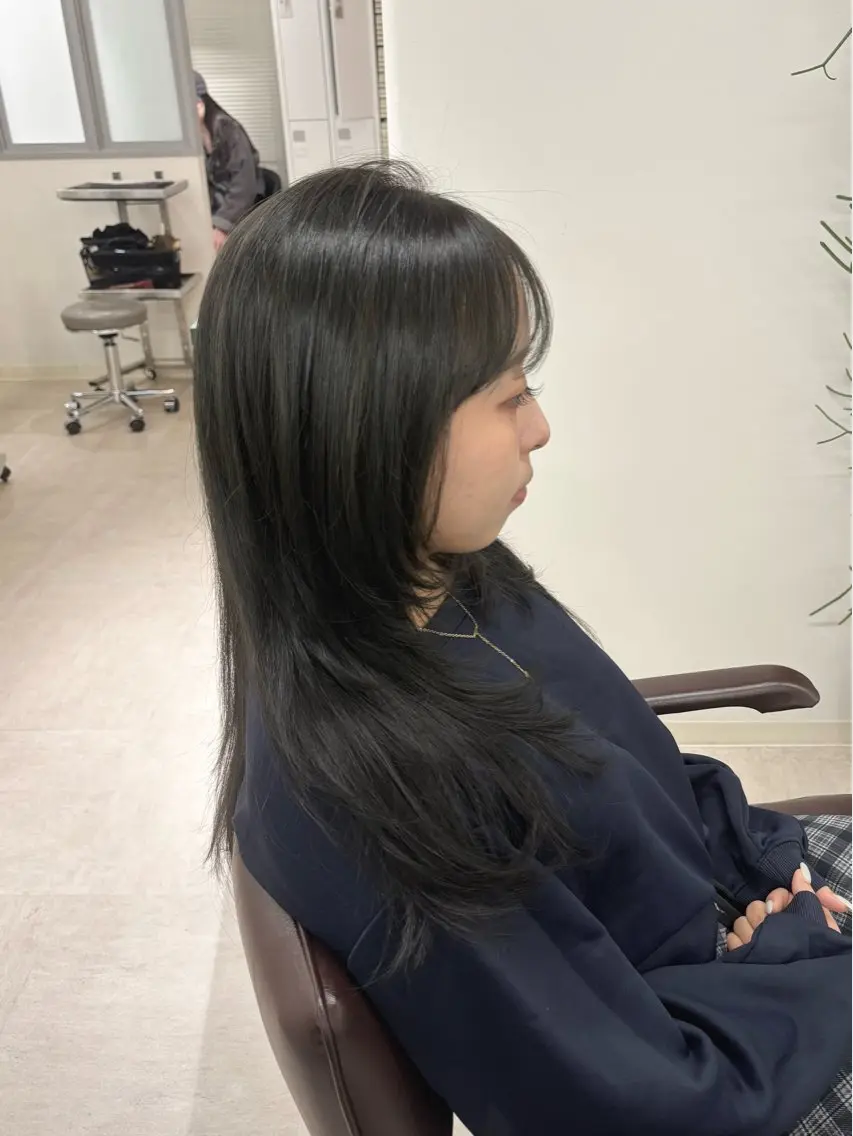 ミディアム カラー ヘアカラー トリートメント 渋谷|透明感カラー 🫧🤍|rinaのヘアスタイル