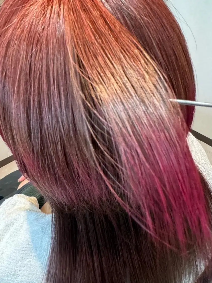 ロング カラー ピンクカラー ウルフカット カット ヘアカラー トリートメント 上原 嘉代子のヘアスタイル