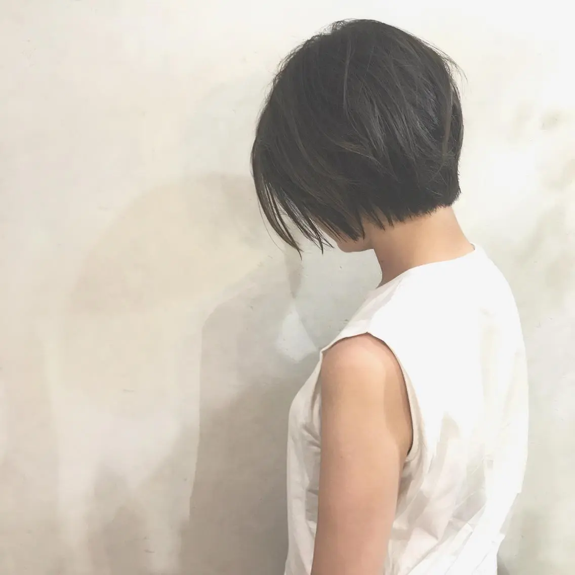 ショート カラー 黒髪 ブルーカラー ブルーブラック 💎髪質改善💎 デザイナーshinのヘアスタイル