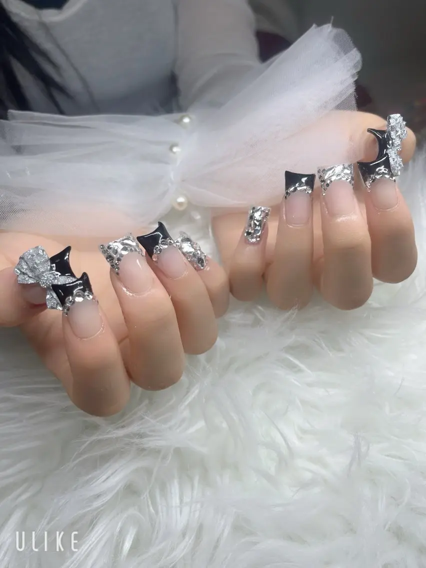 ネイル ハンドネイル YOLO NAILのネイルデザイン