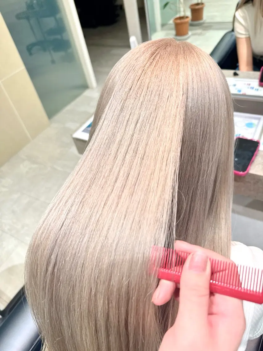 ロング カラー ベージュカラー ハイトーンカラー ヘアカラー トリートメント sakura❀/板橋 モデル募集中🪄︎︎のヘアスタイル