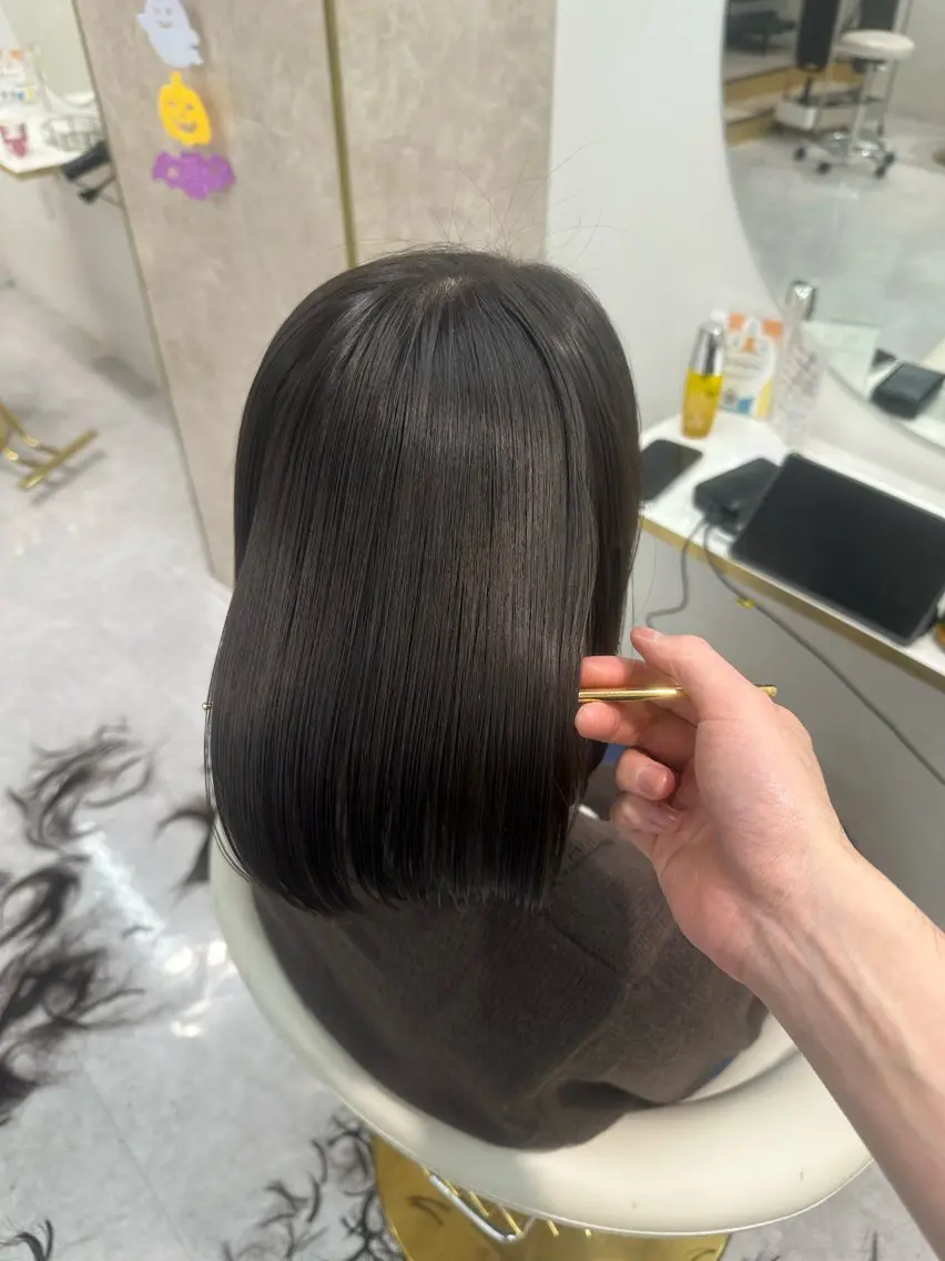ミディアム カット 縮毛矯正 トリートメント 艶髪、髪質改善 富田隼仁のヘアスタイル