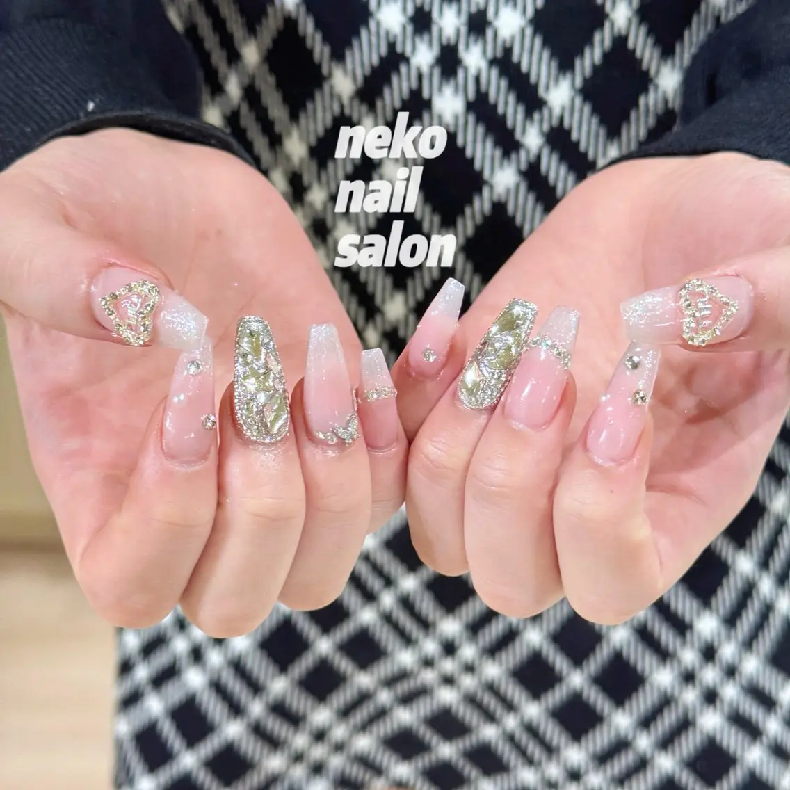 ネイル チークネイル ガーリー ハンドネイル neko nailのネイルデザイン