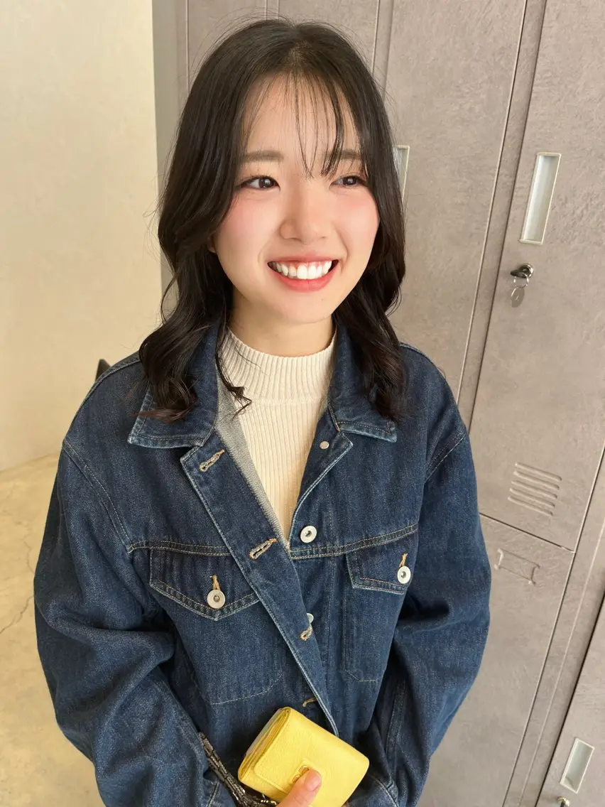 ミディアム くびれヘア レイヤーカット 福島 果音のヘアスタイル