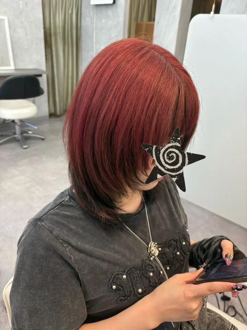 ミディアム レイヤーカット カット ヘアカラー トリートメント y2k/ウルフ/ 個性派カラーkiraのヘアスタイル