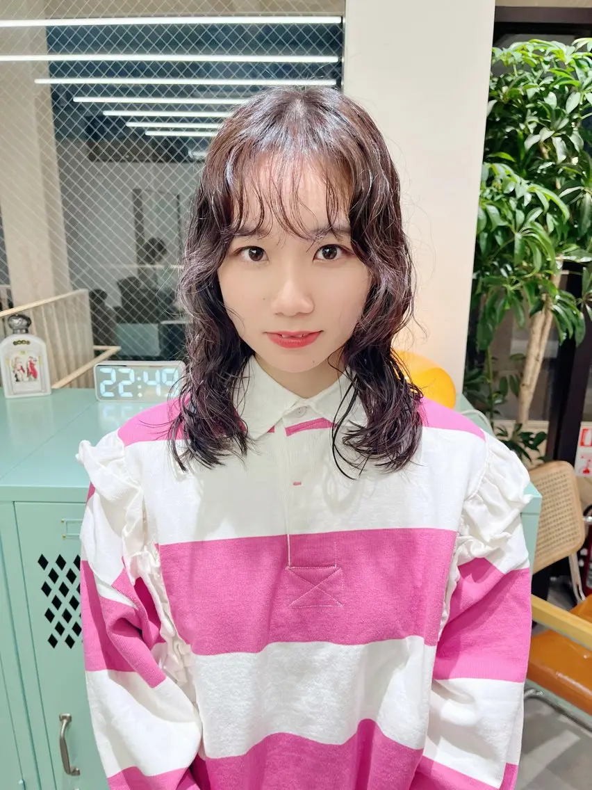 ミディアム パーマ ミディアムパーマ レイヤーカット カット ヘアカラー パーマ 似合わせパーマ/ kazuのヘアスタイル