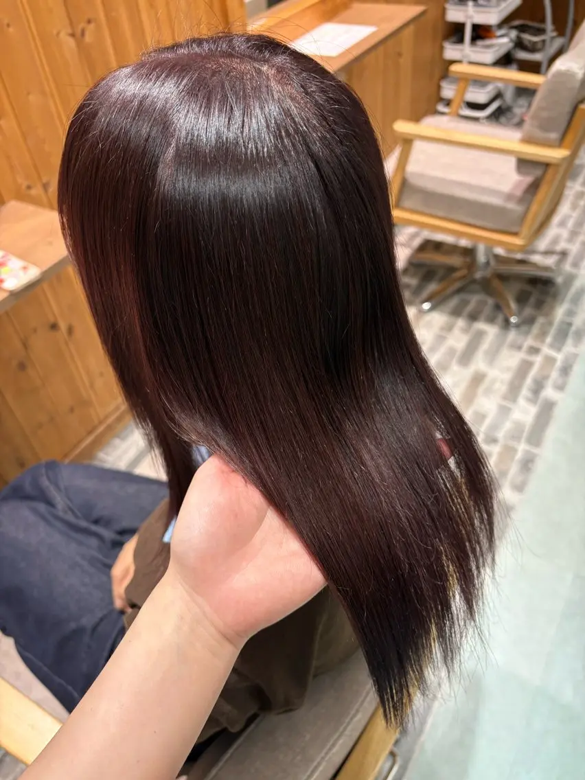 カラー ヘアカラー 岡田 真鈴のヘアスタイル