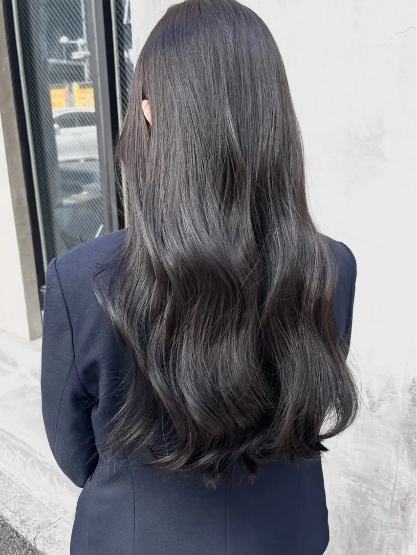 ロング カラー 赤み消し透明感カラー オオヤマのヘアスタイル