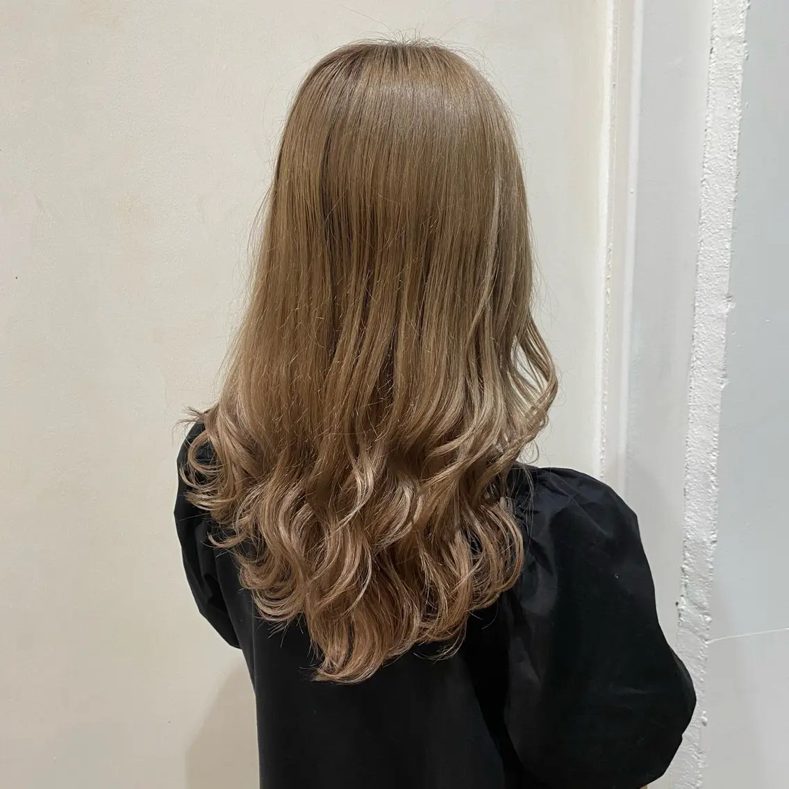 ロング カラー ベージュカラー ブリーチ ケアブリーチ ダブルカラー ハイトーンカラー 神戸ボブ✂️ ioe三宮/田 伸佳のヘアスタイル