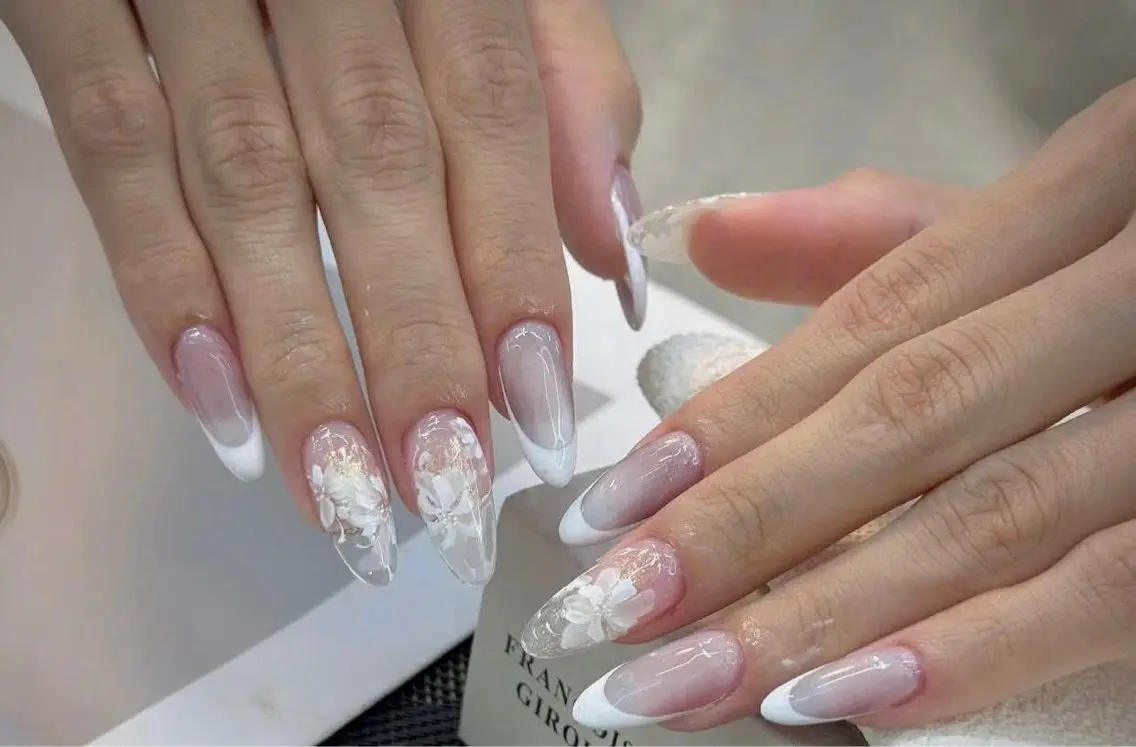 ネイル フレンチネイル ジェルネイル マグネットネイル 持ち込み ニュアンスネイル ハンドネイル Minette Nailのネイルデザイン