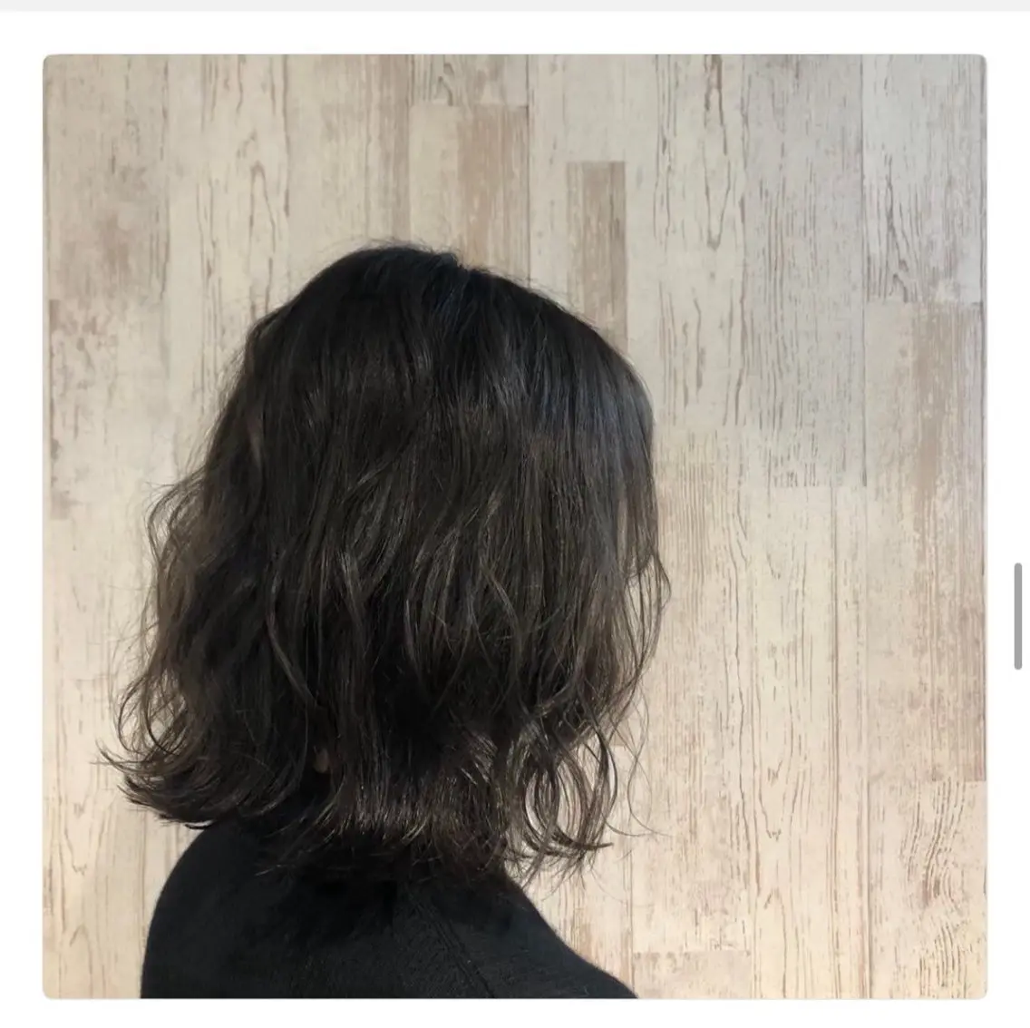 カラー 矢代 彩華のヘアスタイル