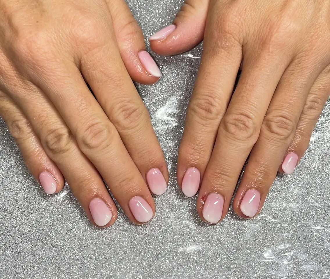 ネイル ハンドネイル VIERU 🌈🎀💖のネイルデザイン