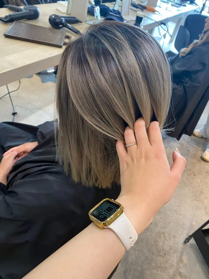 ミディアム ヘアカラー 才田 まりなのヘアスタイル
