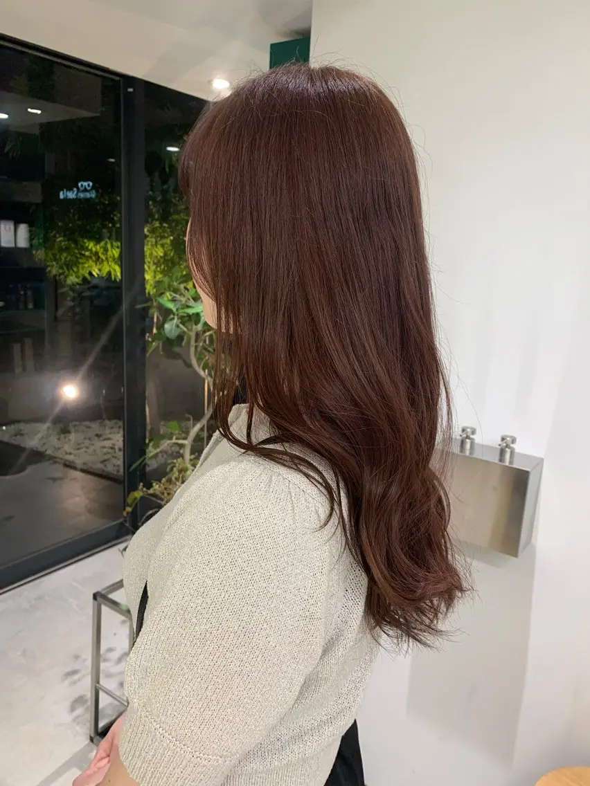 カラー ブリーチ ダブルカラー ブリーチなしカラー なのは\透け感カラー \レイヤーカットのヘアスタイル