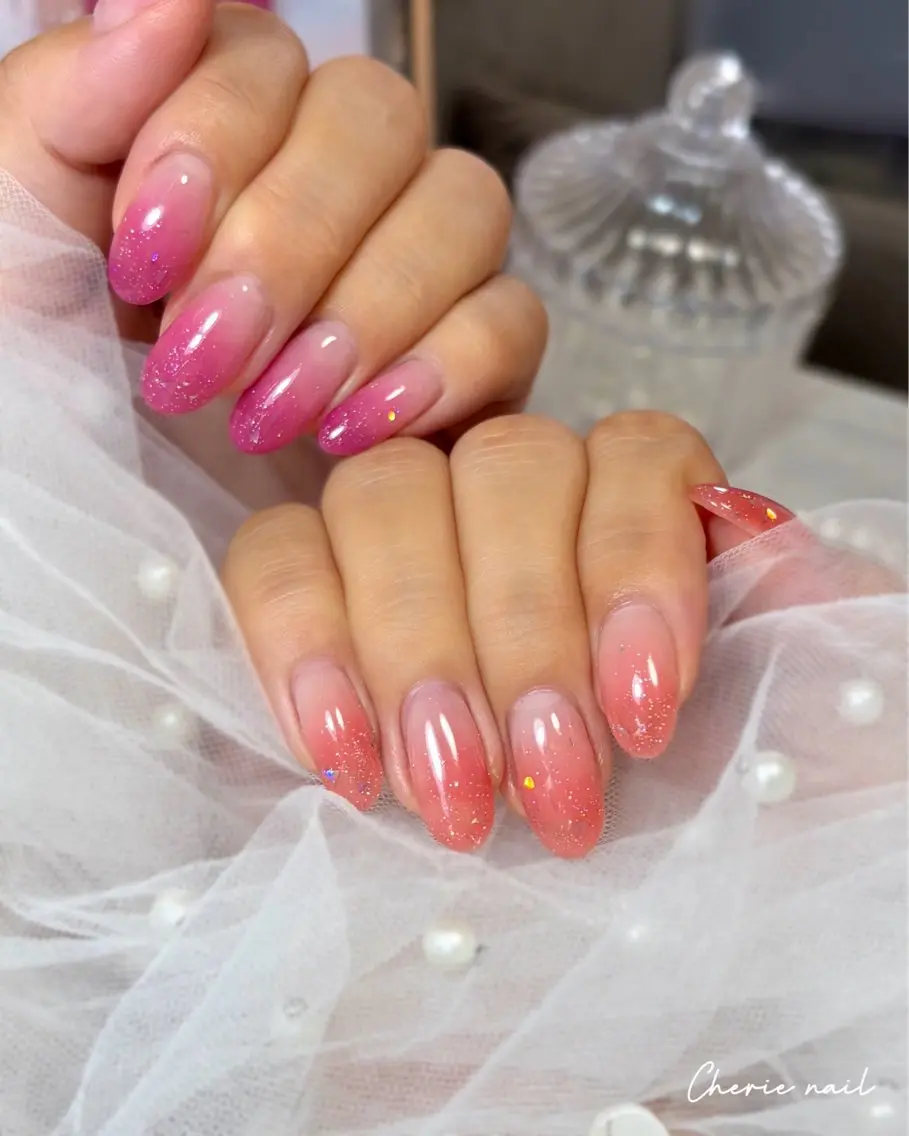 ネイル ジェルネイル グラデーション ラメ(グリッター) ピンク シンプルネイル ハンドネイル Cherienail yunaのネイルデザイン