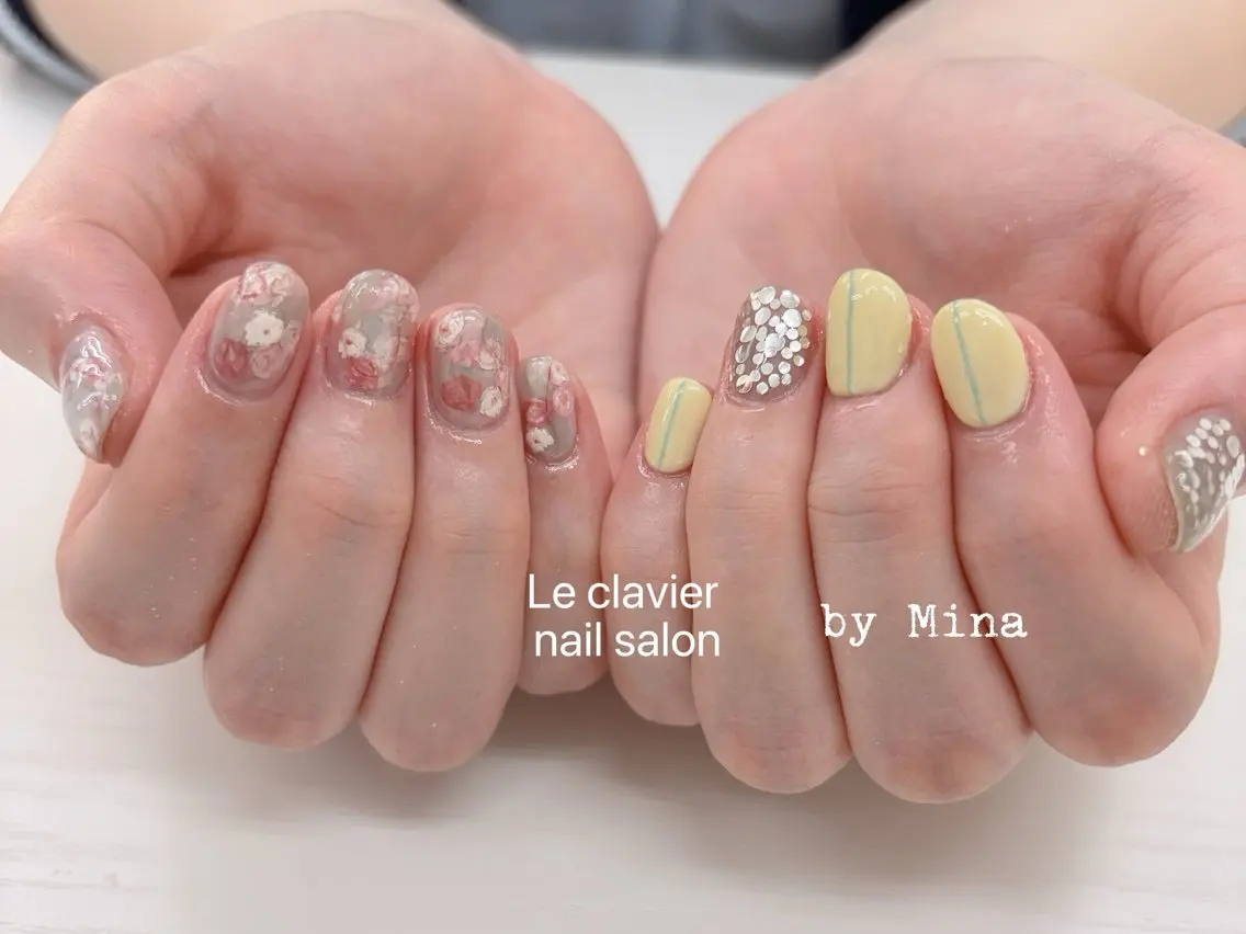 ネイル アートネイル オーロラネイル チークネイル 長さ出し フットネイル Mina Nailのネイルデザイン