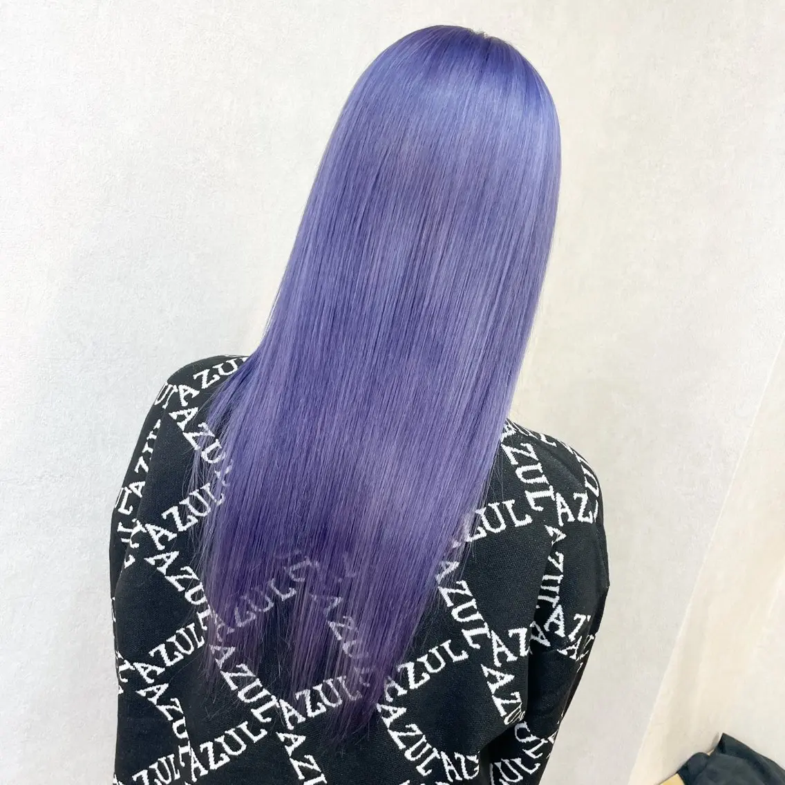 ロング ヘアカラー ハイトーン カラーのヘアスタイル