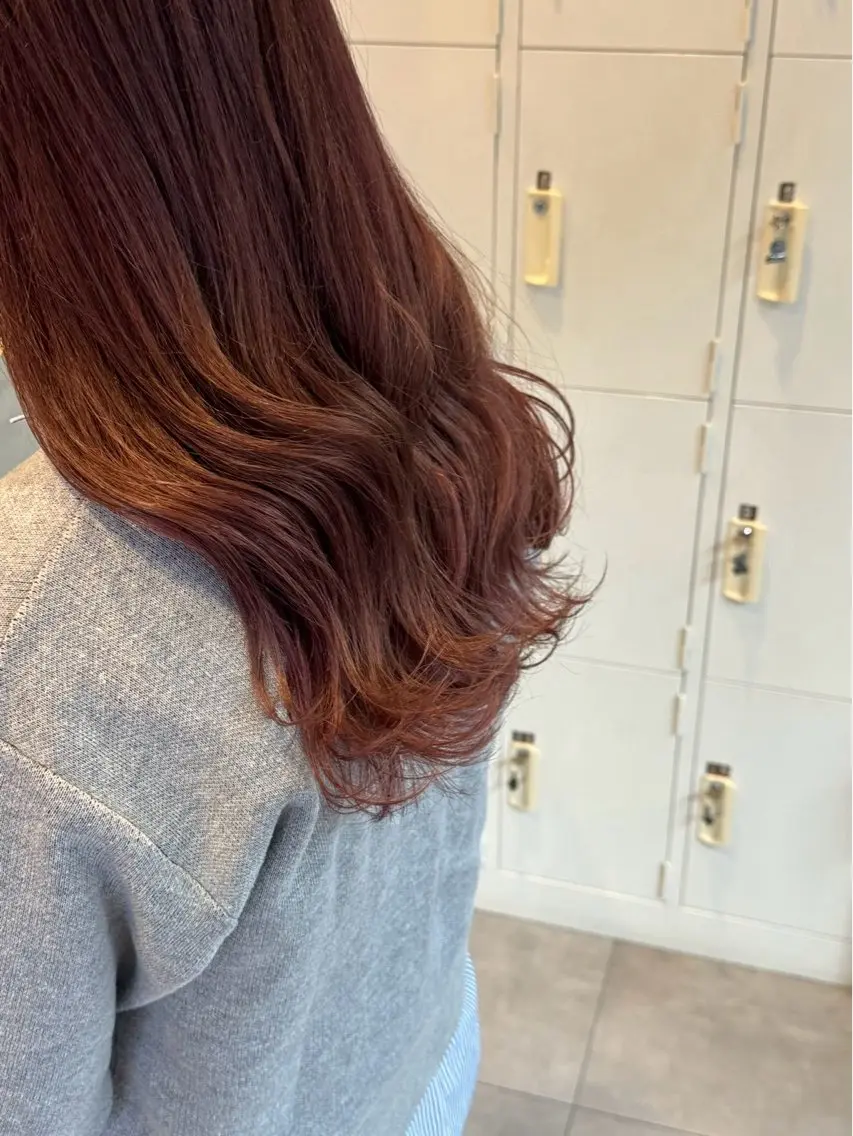ロング カラー 原口 真生のヘアスタイル