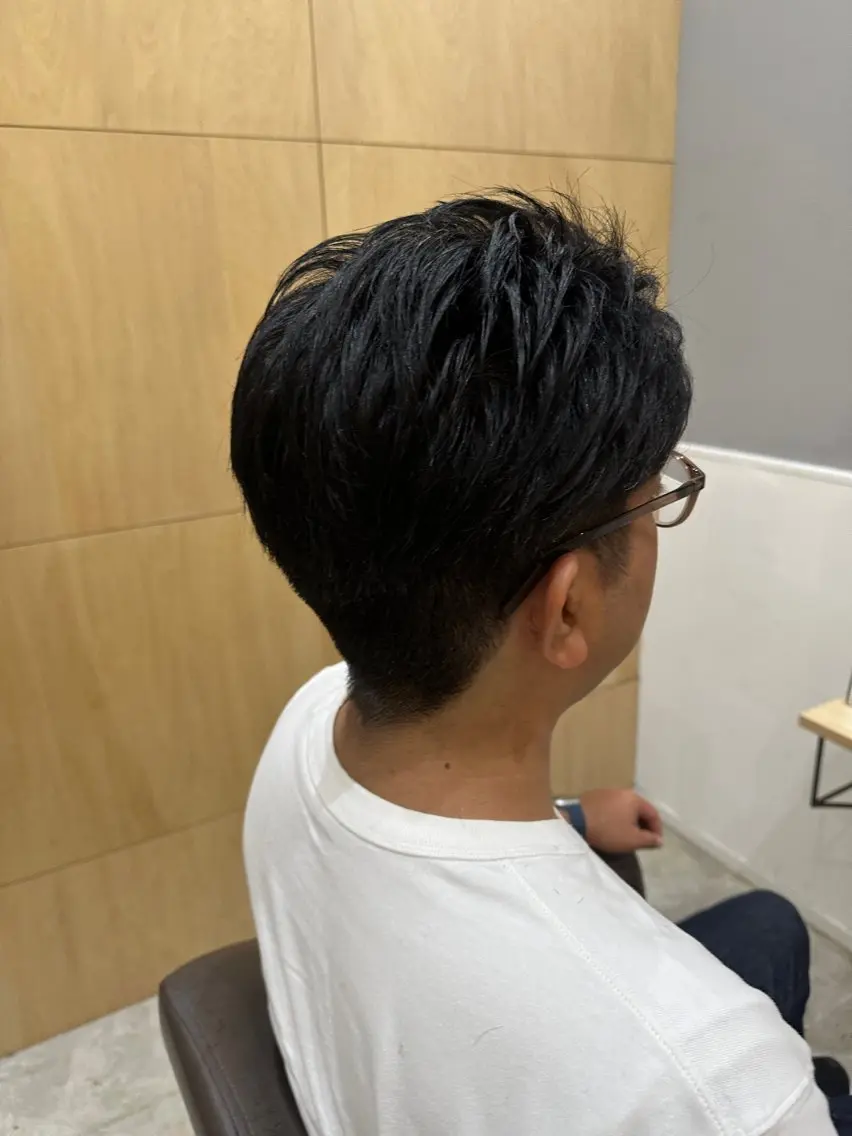 ミディアム カット miloc MOMOKAのヘアスタイル