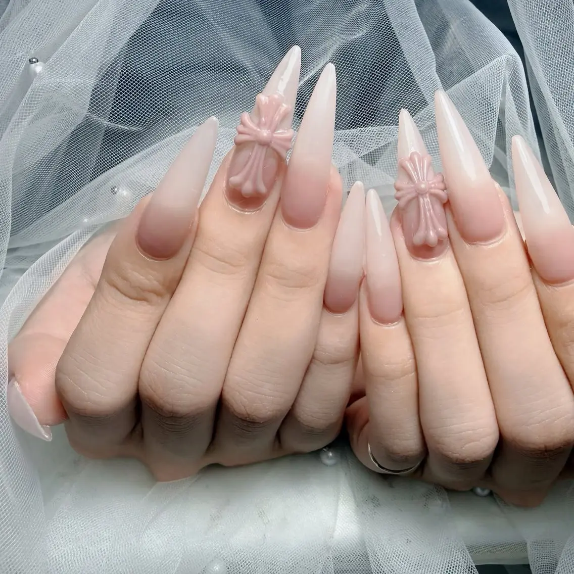 ネイル アートネイル チークネイル フレンチネイル ジェルネイル ガーリー ハンドネイル HAPPI NAIL 大国町のネイルデザイン