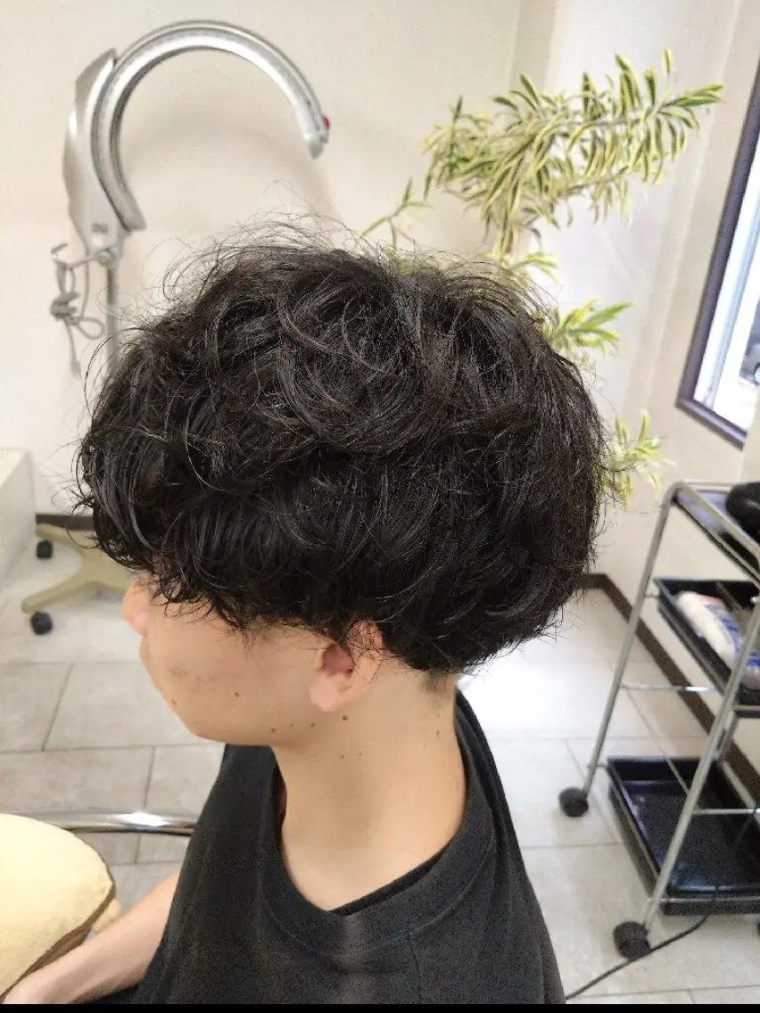 ショート パーマ メンズ メンズパーマ 波巻きパーマ カット パーマ トリートメント 袋町【シナリオ】 Scenarioのヘアスタイル