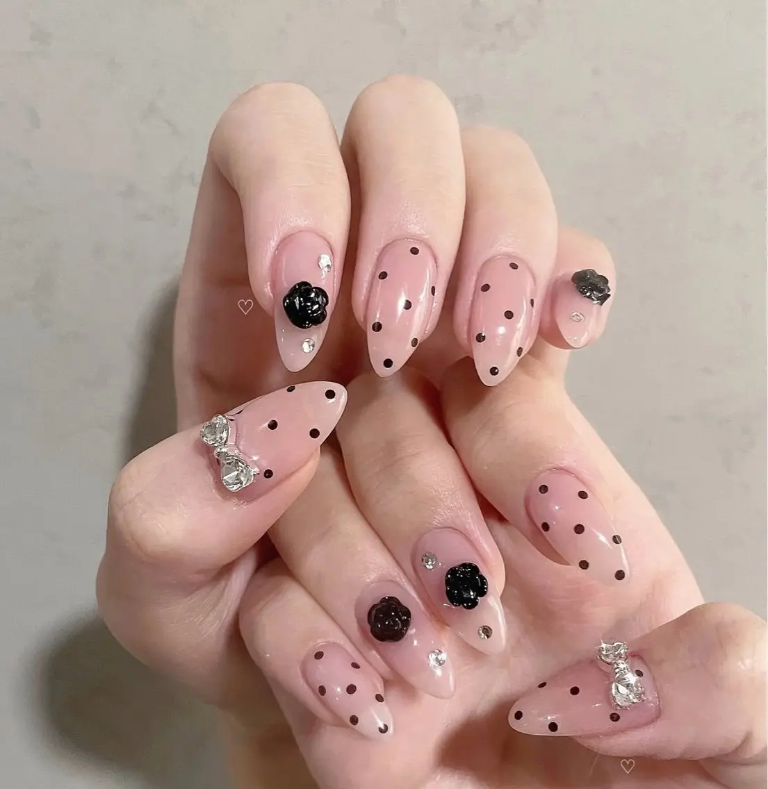 ネイル チークネイル フレンチネイル グラデーション 韓国ネイル マグネットネイル Hana Nailのネイルデザイン